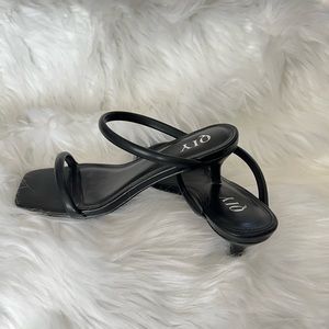 Kitten Heels Women Two Strap Heels Open Square Toe Sandals Size 6